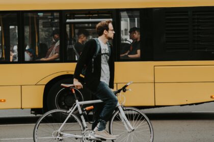 Mit dem Fahrrad in Bussen und Bahnen unterwegs – was Sie beachten sollten