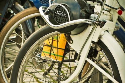 Die Velosolex – die Französin, die halb Fahrrad, halb Mofa war